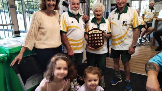 Bev Nichols Sponsor of the day with her 2 grandchildren, Jim McCartney, Merle Wortel, Jim Shiels and Peter Shoebridge Club Preident at rear