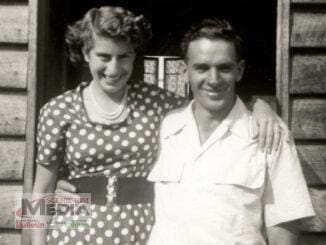 Herb and Joan Flesser engagement photo 1954